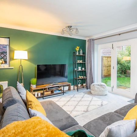 Spacious And Modern Townhouse I Pass The Keys York Extérieur photo