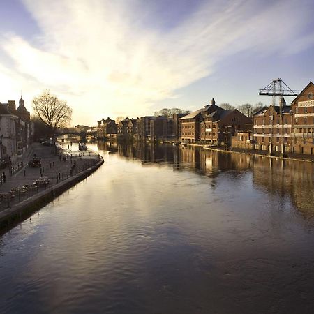 Spacious And Modern Townhouse I Pass The Keys York Extérieur photo