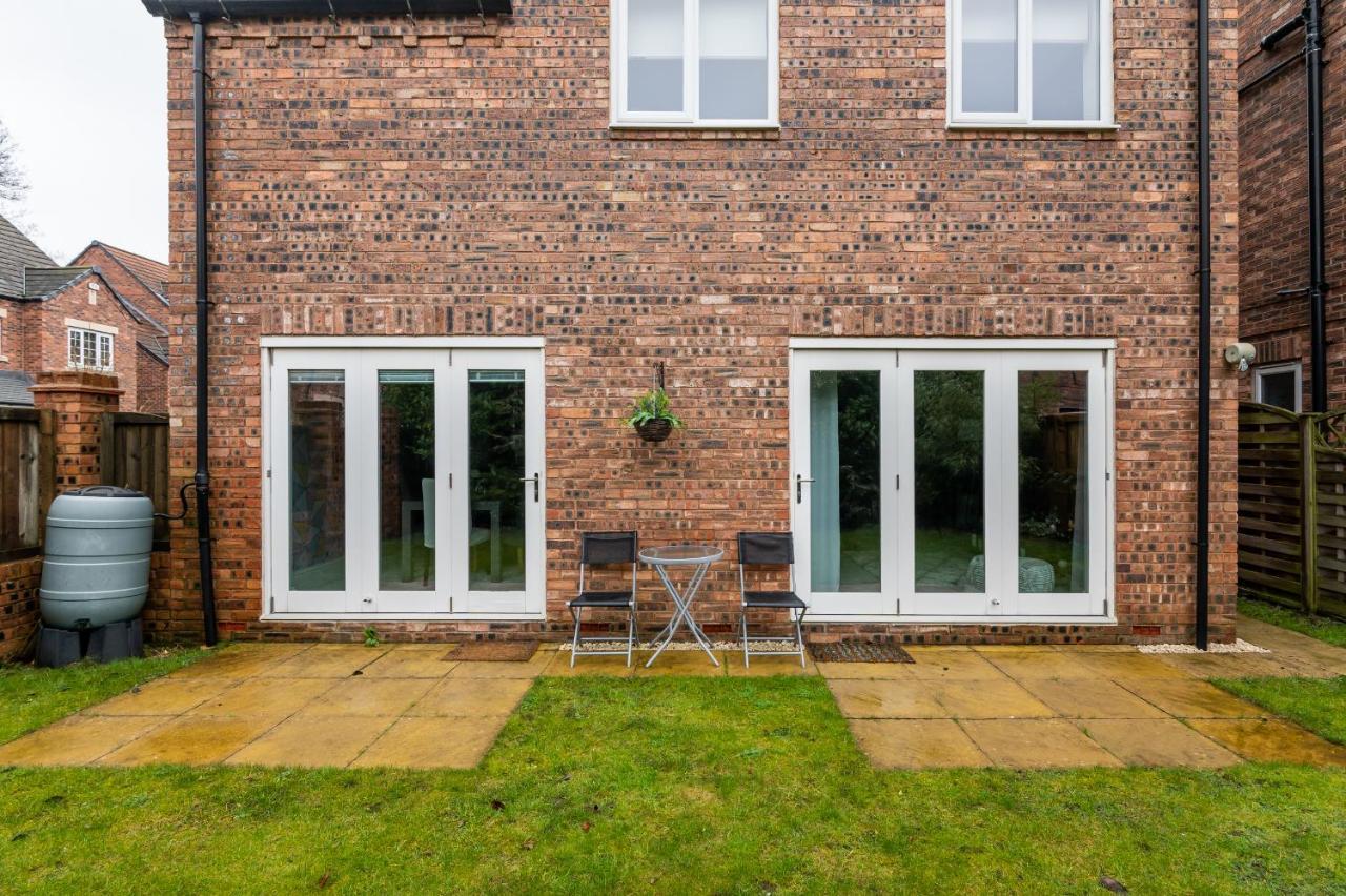 Spacious And Modern Townhouse I Pass The Keys York Extérieur photo