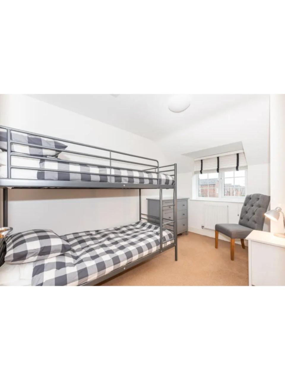 Spacious And Modern Townhouse I Pass The Keys York Extérieur photo